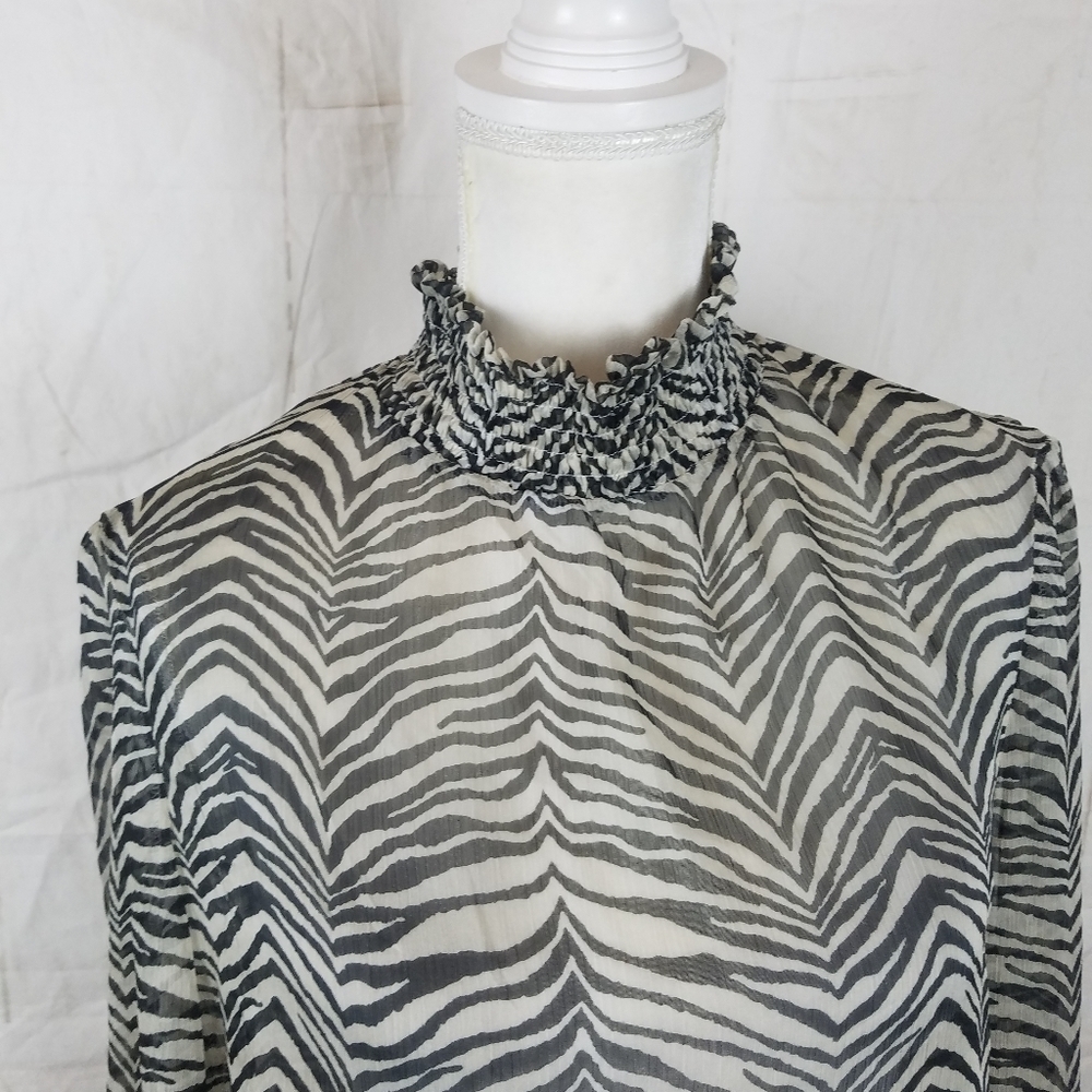 Blue blush sheer zebra print top - Picture 5 of 8